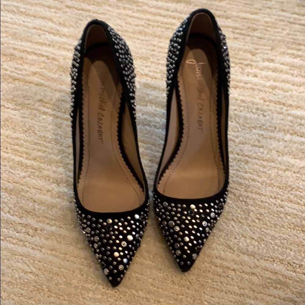 Super comfortable black studded pump